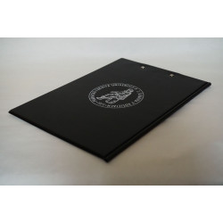 Podložka s klipom A4 s logom Právnickej fakulty